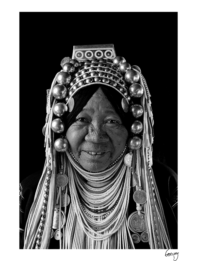 AKHA-009bw