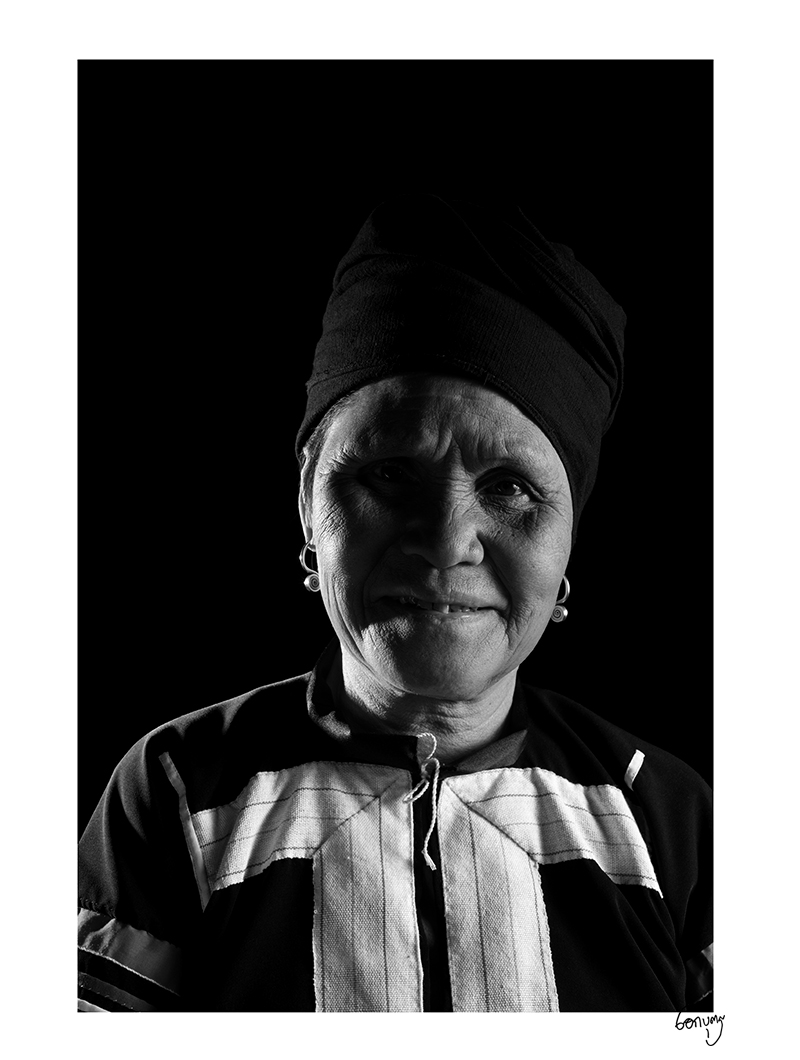 Lahu-007bw